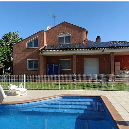 Casa Con Jardin Y Piscina Privada. Βίλα Santa Eulalia de Ronsaná Εξωτερικό φωτογραφία