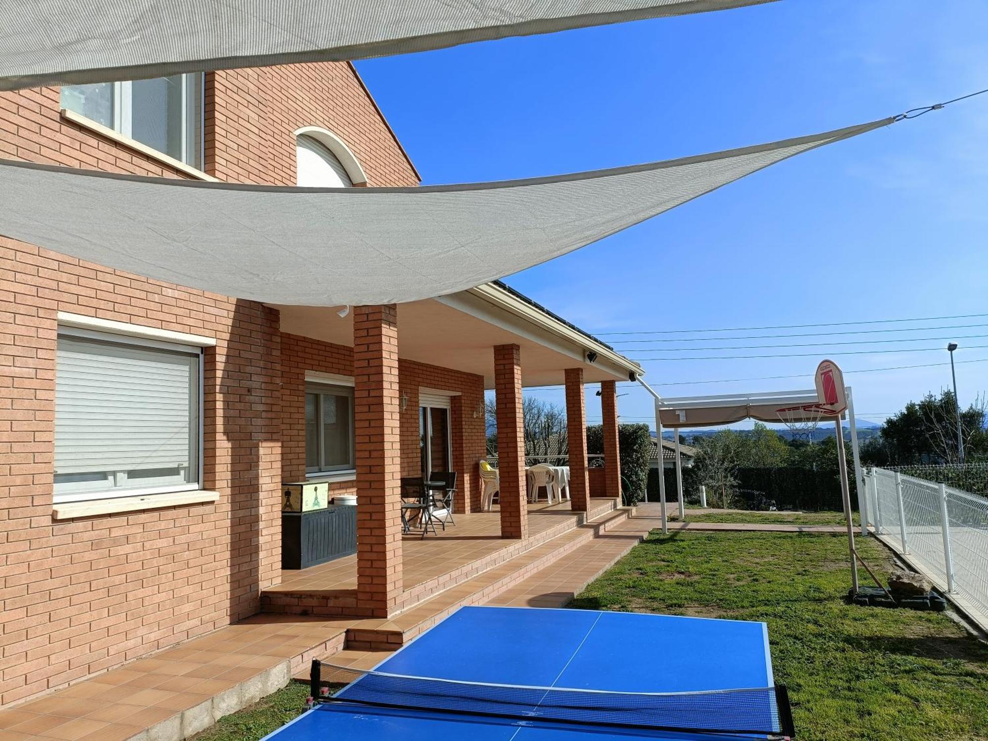Casa Con Jardin Y Piscina Privada. Βίλα Santa Eulalia de Ronsaná Εξωτερικό φωτογραφία