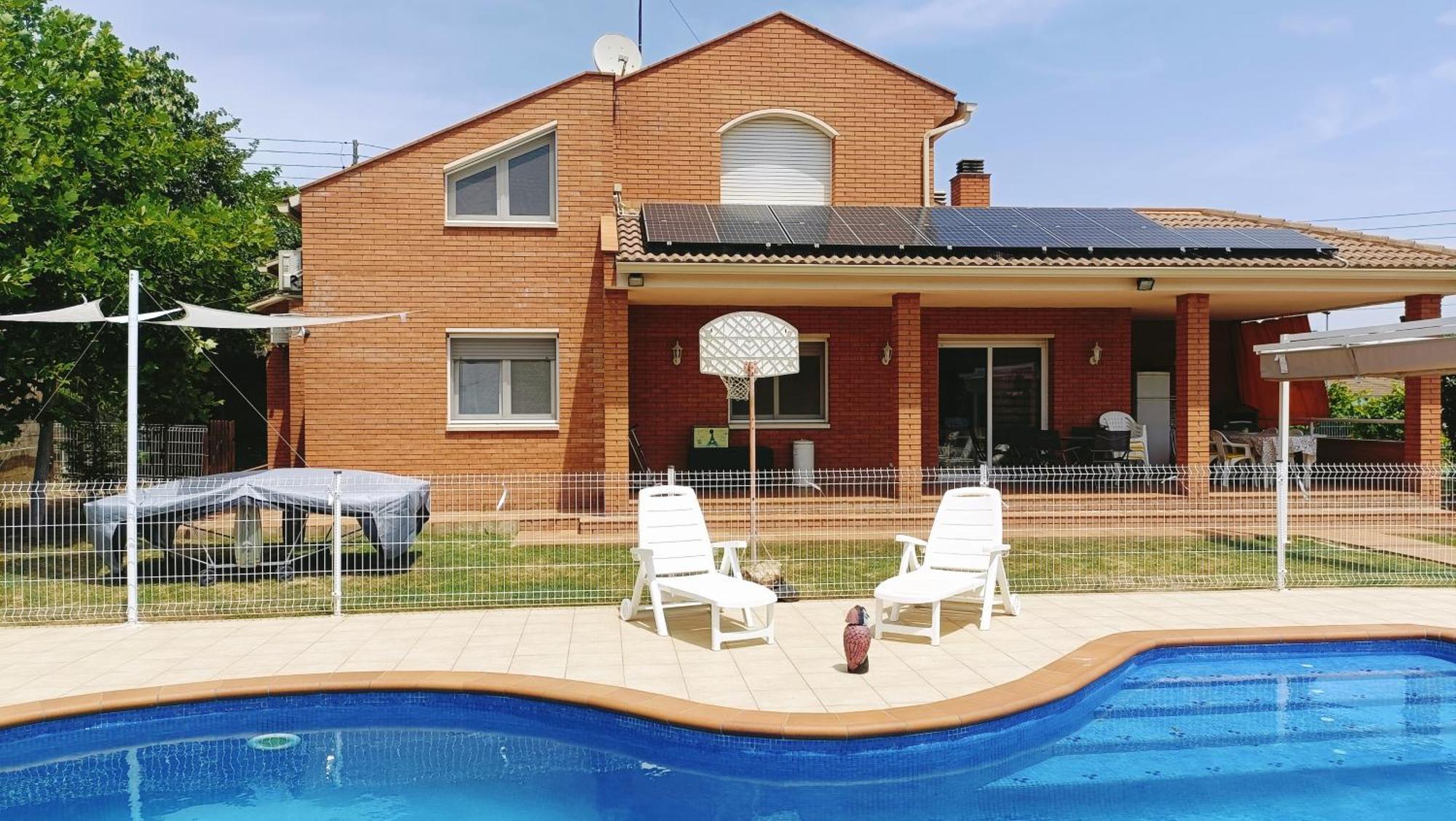 Casa Con Jardin Y Piscina Privada. Βίλα Santa Eulalia de Ronsaná Εξωτερικό φωτογραφία