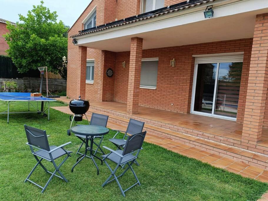 Casa Con Jardin Y Piscina Privada. Βίλα Santa Eulalia de Ronsaná Εξωτερικό φωτογραφία